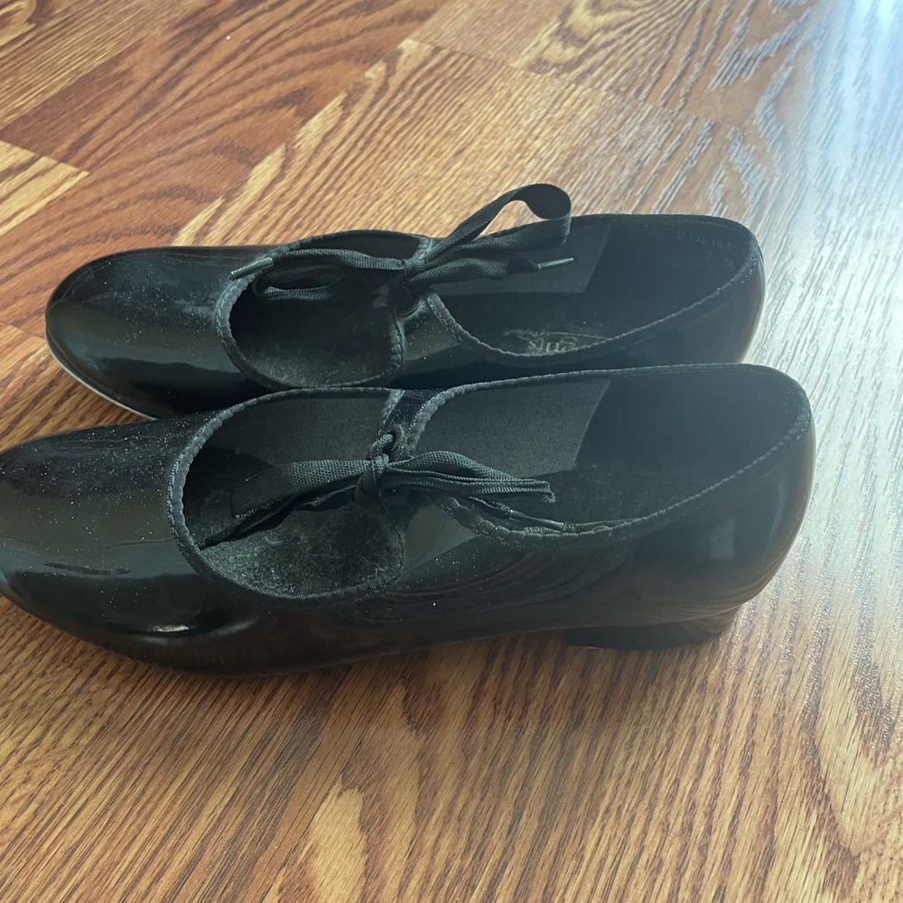 Classic Black Flats with Ribbon Detail